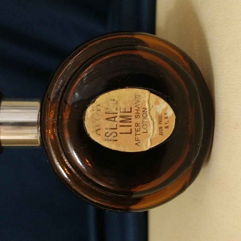 Vintage Avon 1967 Gavel Island Lime Aftershave Glass Decanter Plastic Handle - Picture 3 of 3